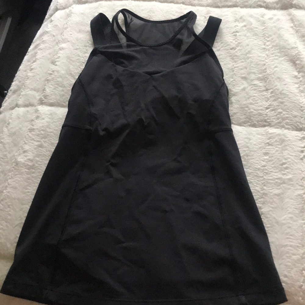 Lululemon top with built in bra